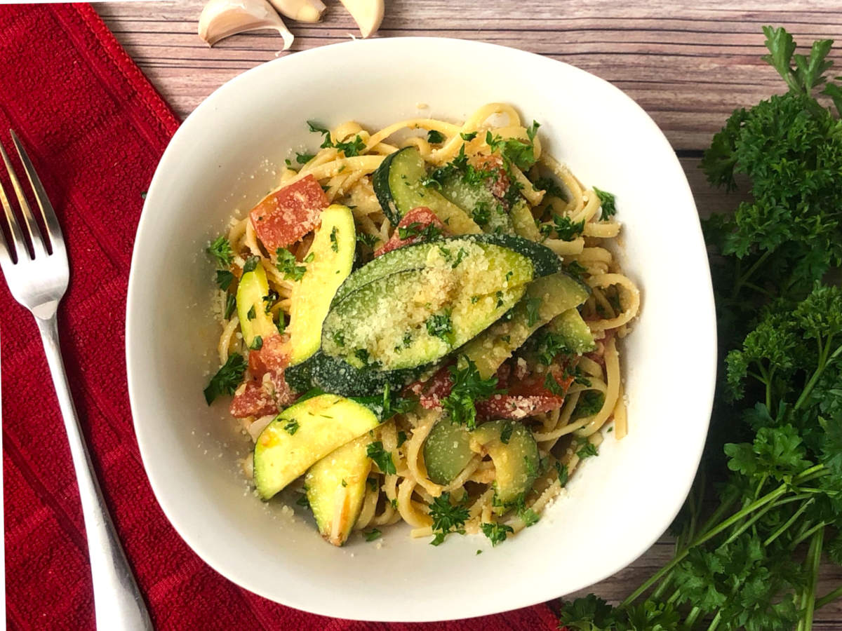 Tomato Pasta With Zucchini - The Flavor Dance